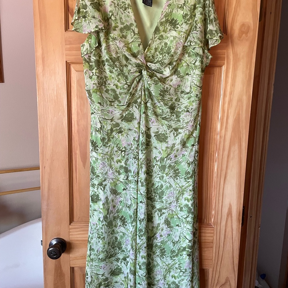 Chic Green Floral Maxi Dress